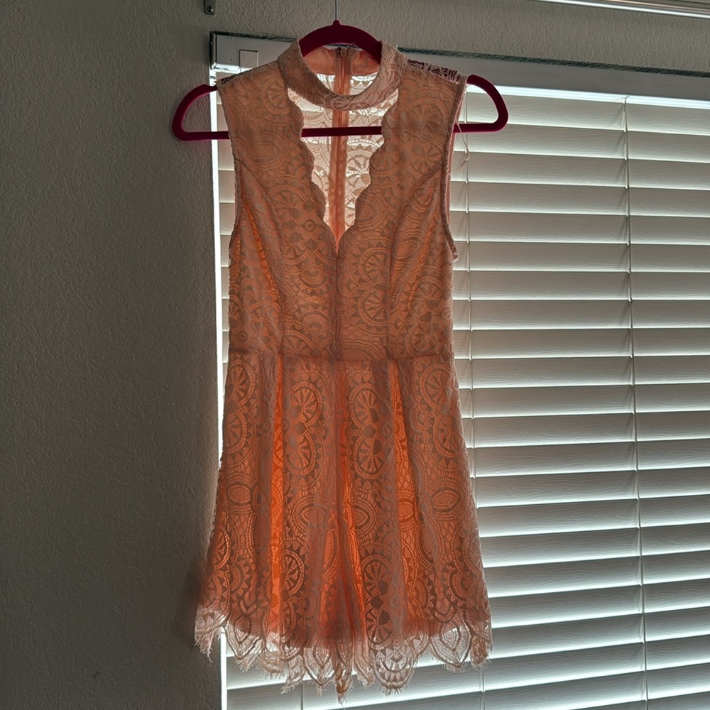 Elegant Pink Lace Romper - Picture 2 of 4